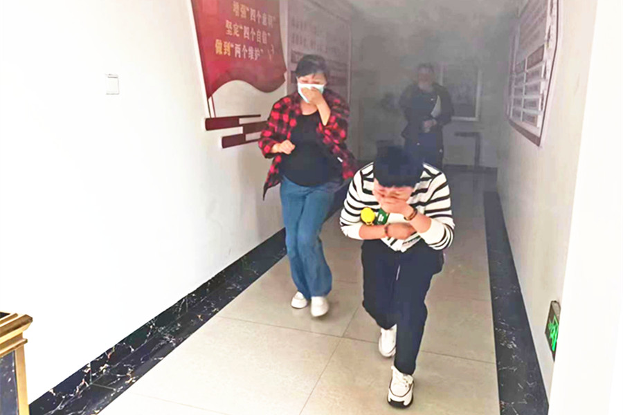 火灾逃生演练_副本.jpg
