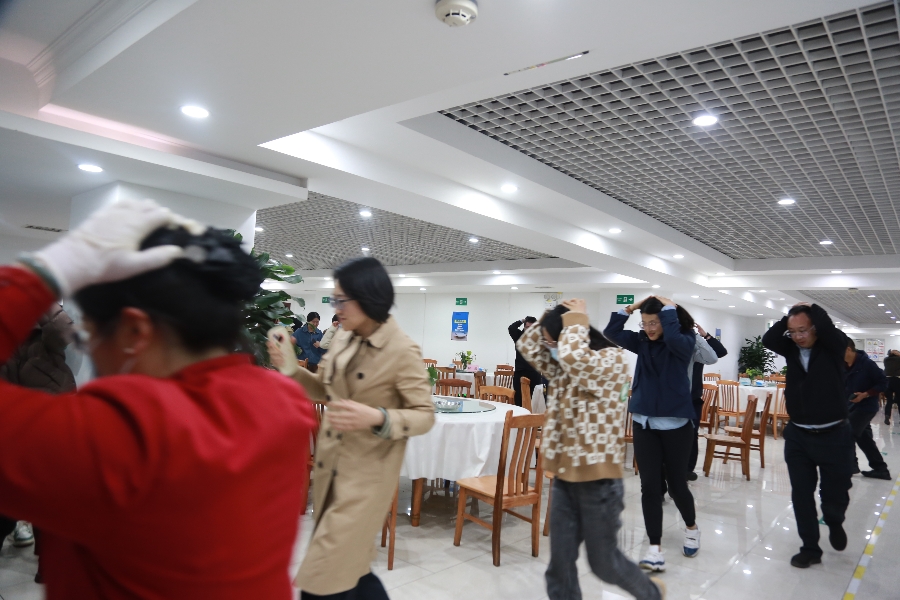 紧急疏散.jpg
